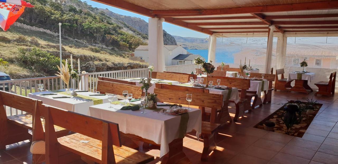 メタイナ Kuca Pecine Bed & Breakfast エクステリア 写真
